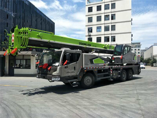 高安市跨街广告牌的高空安装注意事项