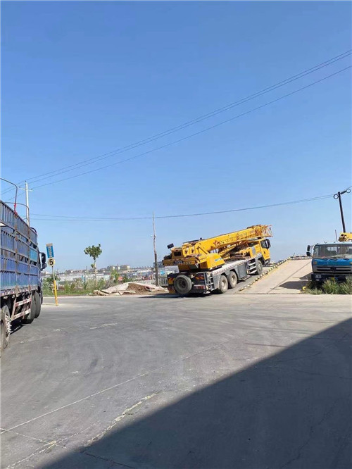 高安市25吨吊车的租赁价格大概是多少？