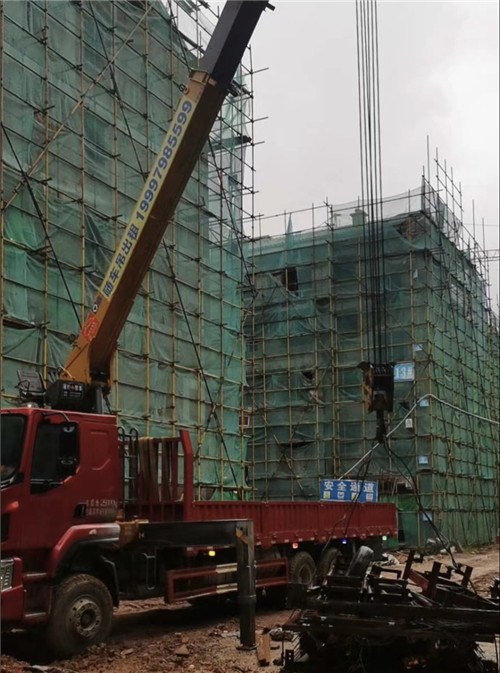 高安市“慢工细活”—— 吊车的 “微动控制” 技术